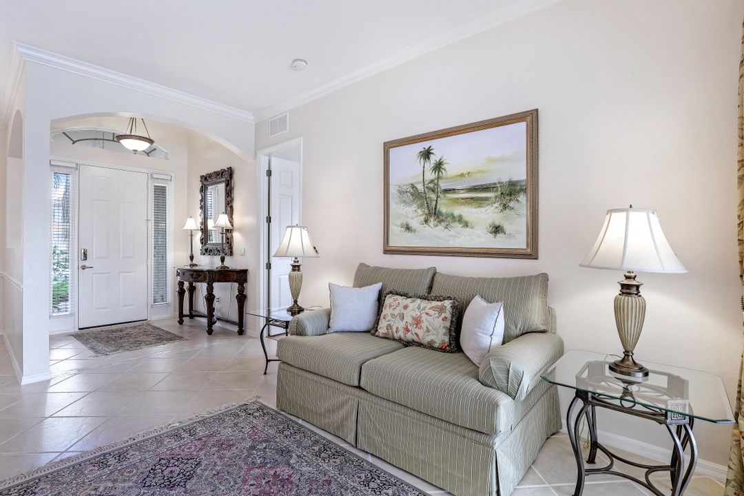 5014 Old Pond Dr, Naples, FL 34104