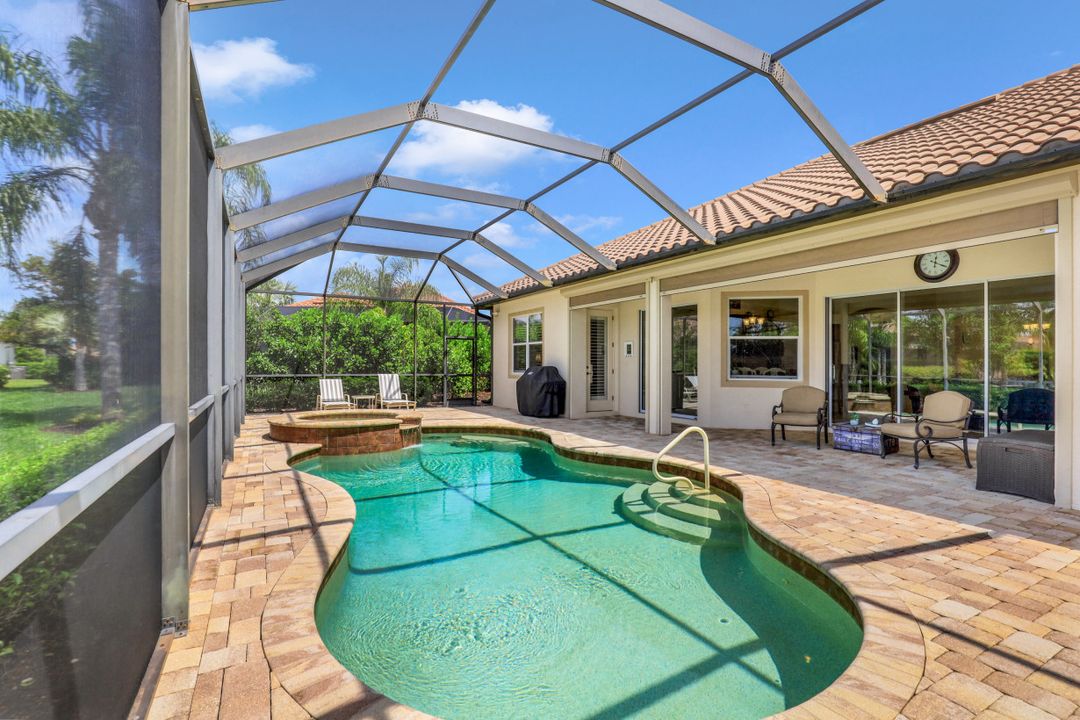 9746 Nickel Ridge Cir, Naples, FL 34120