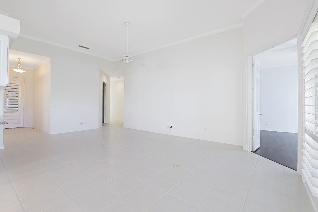 2938 Gilford Way, Naples, FL 34119