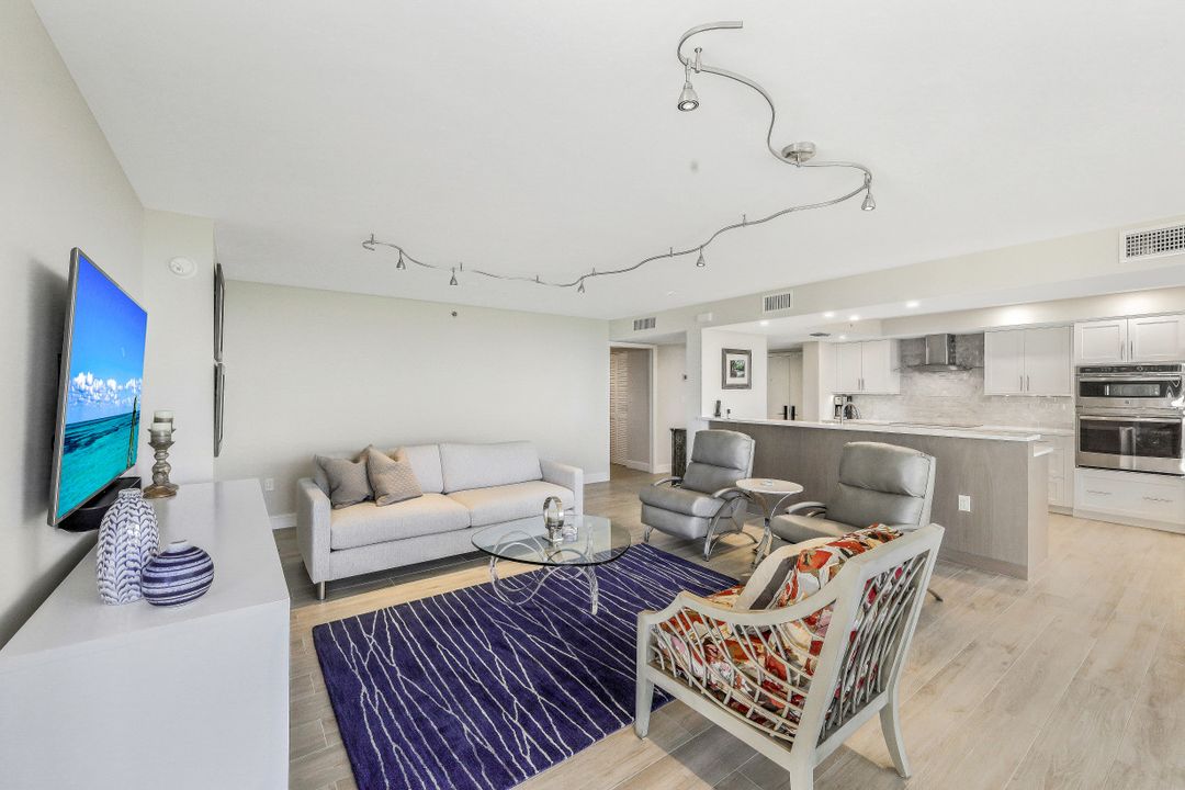 6585 Nicholas Blvd #1705, Naples, FL 34108