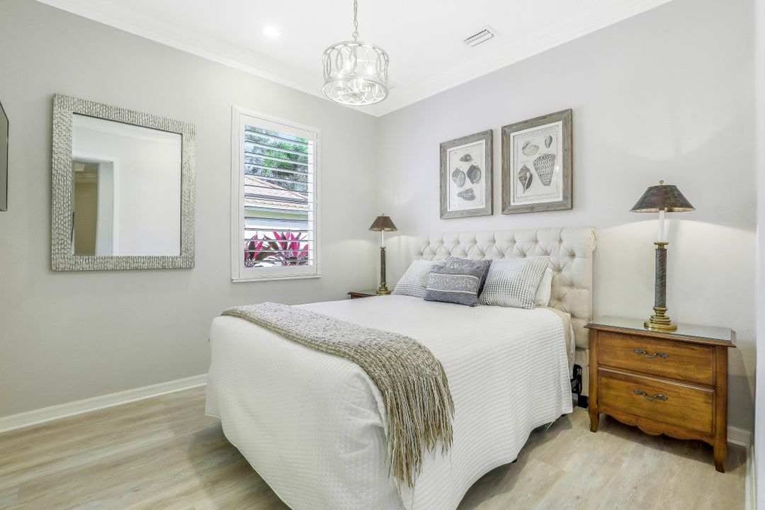 10801 Longshore Way E, Naples, FL 34119