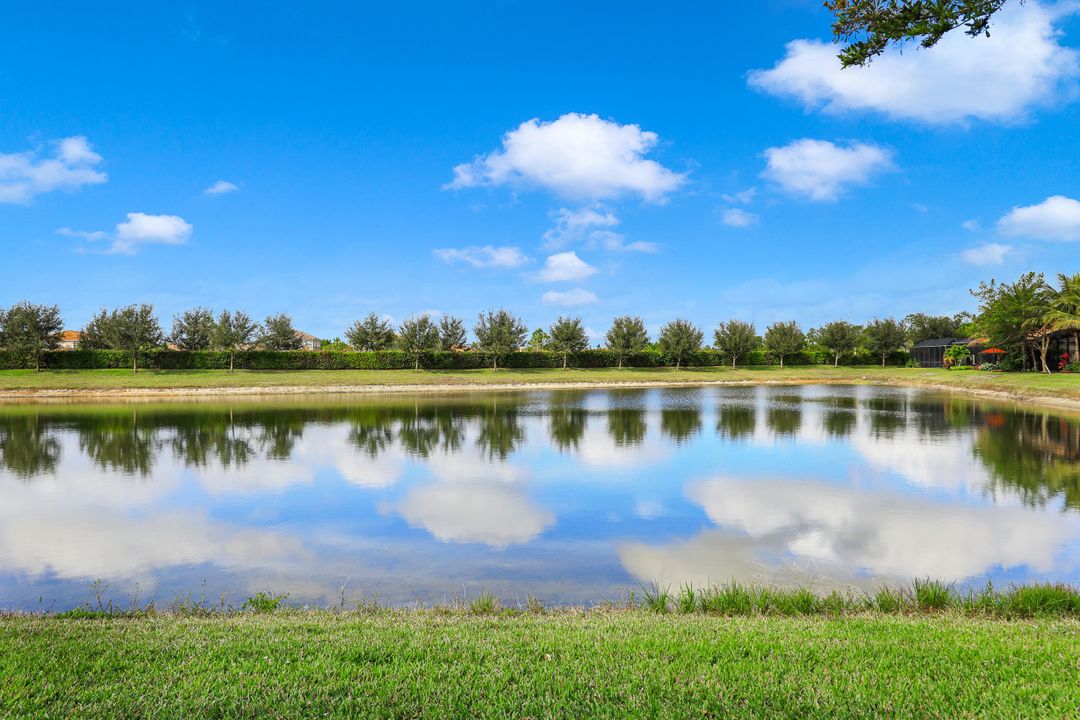 3370 Baltic Dr, Naples, FL 34119