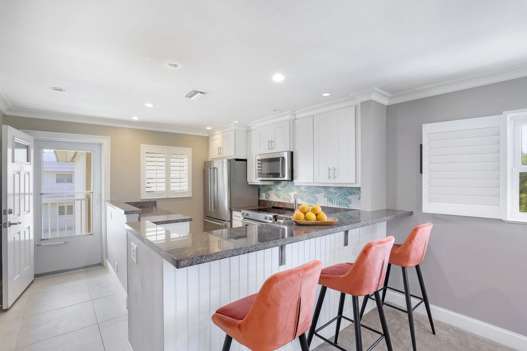 3150 Binnacle Dr #319, Naples, FL 34103