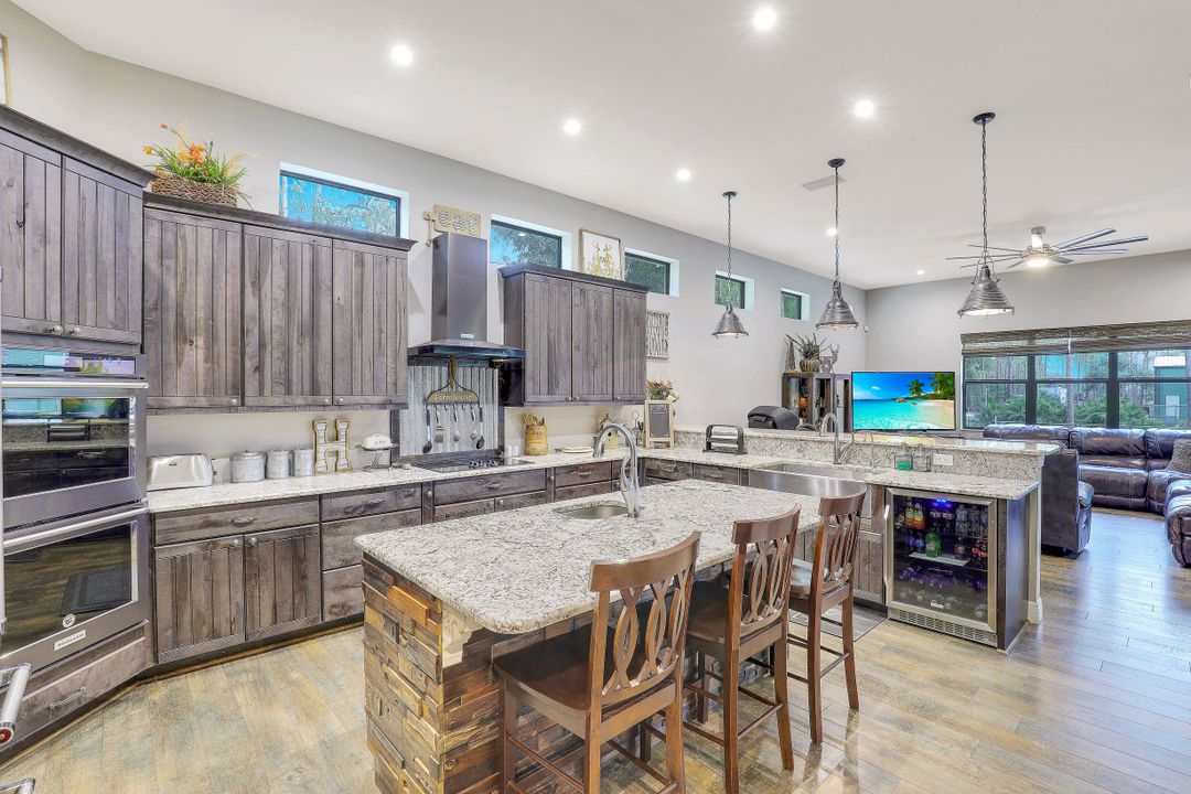 6700 Sable Ridge Ln, Naples, FL 34109