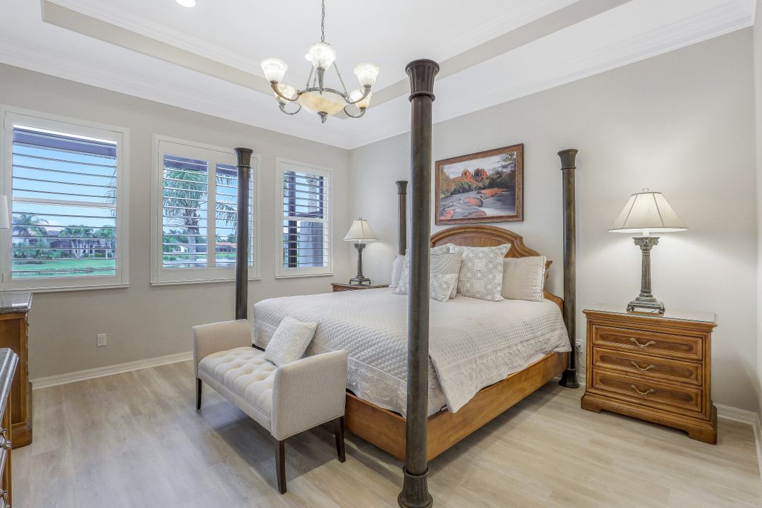 10801 Longshore Way E, Naples, FL 34119