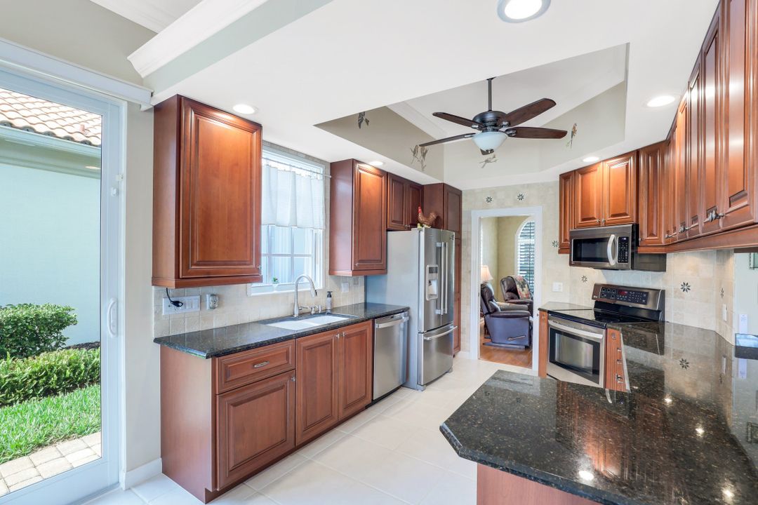 4420 Prescott Ln, Naples, FL 34119