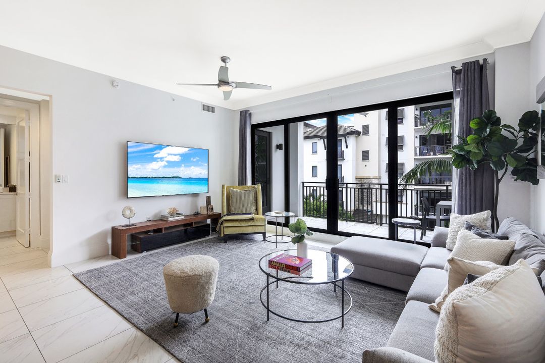 1135 3rd Ave S #303, Naples, FL 34102