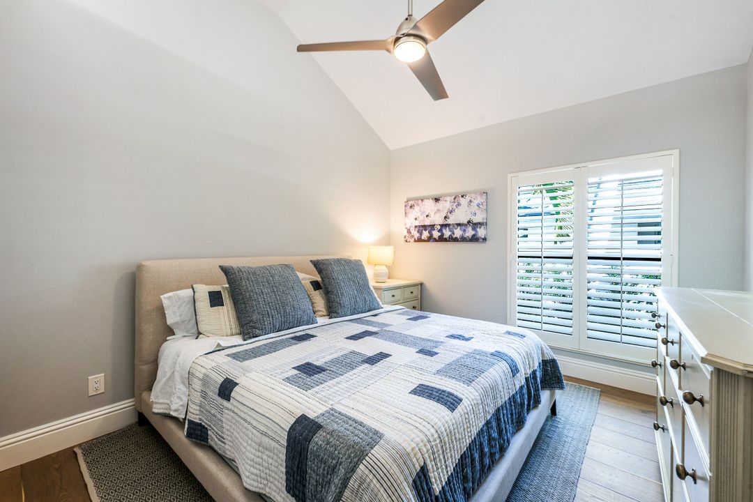 713 Shadow Lake Ln, Naples, FL 34108