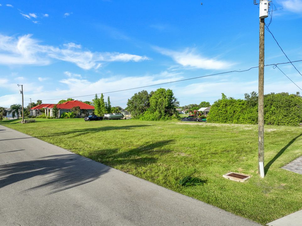 318 SE 5th Ave, Cape Coral, FL 33990