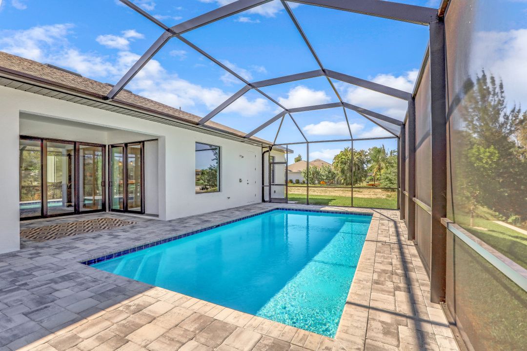 1001 SW 37th St, Cape Coral, FL 33914