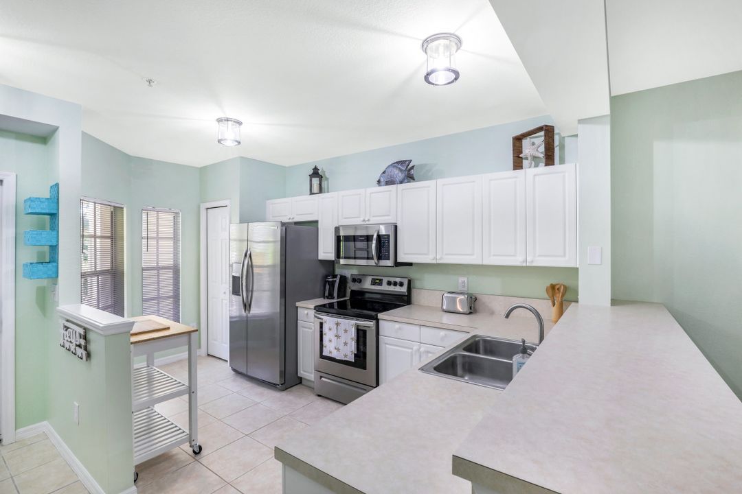 9165 Celeste Dr #106, Naples, FL 34113