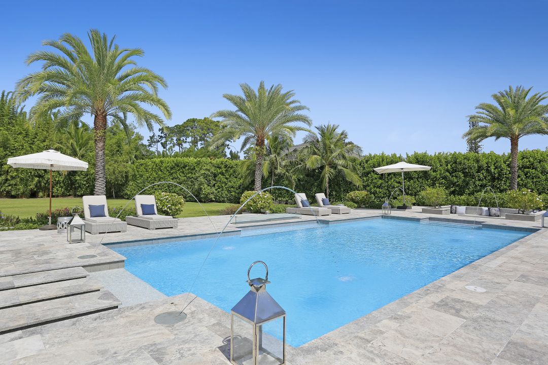 705 Myrtle Rd, Naples, FL 34108