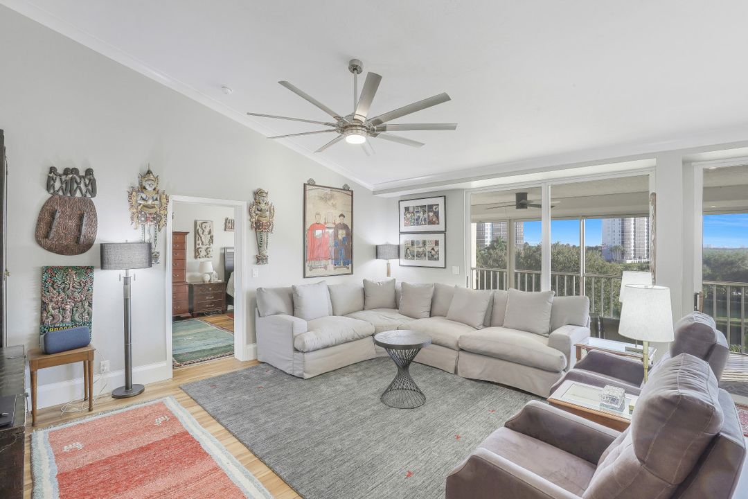 360 Horse Creek Dr #502, Naples, FL 34110