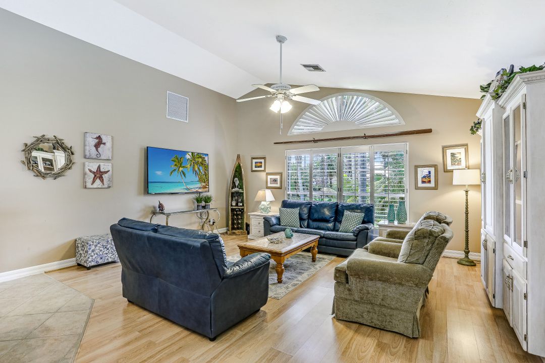 27313 Buccaneer Dr, Bonita Springs, FL 34135