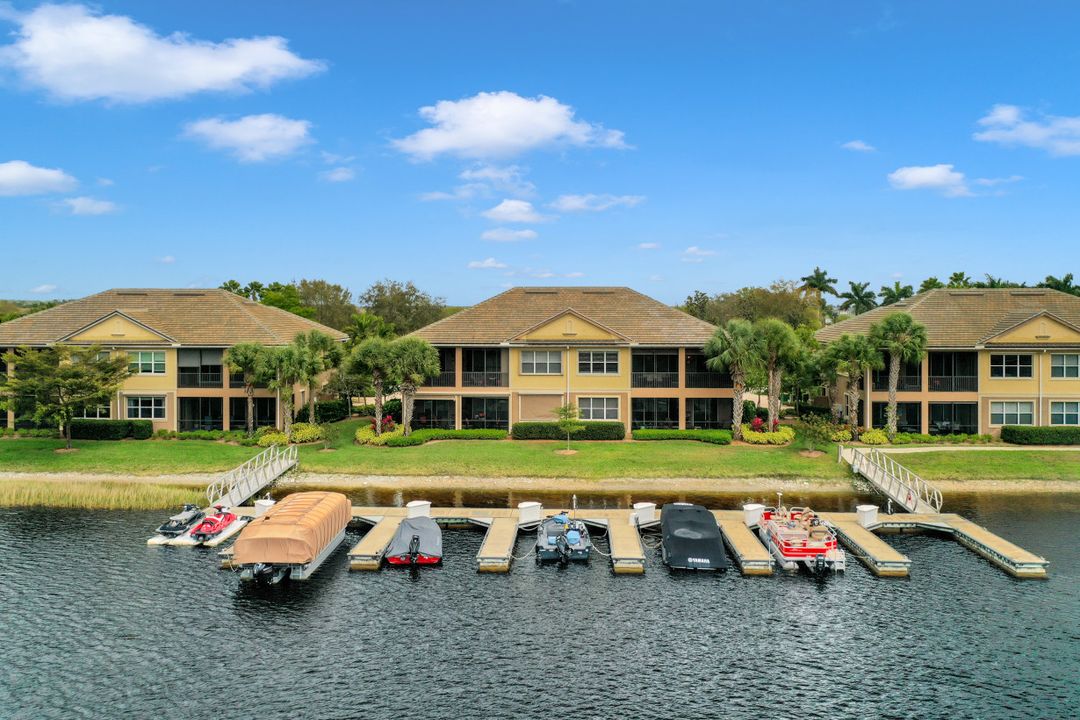 8763 Coastline Ct #201, Naples, FL 34120