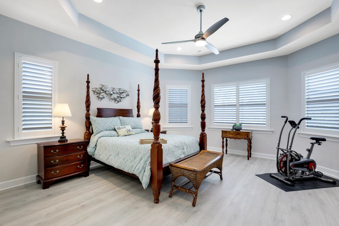 5771 Clarendon Dr, Naples, FL 34113