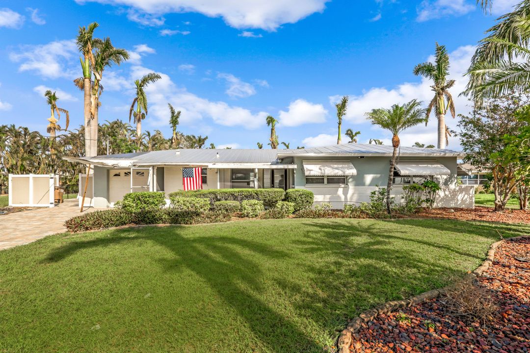 229 Bayshore Dr, Cape Coral, FL 33904