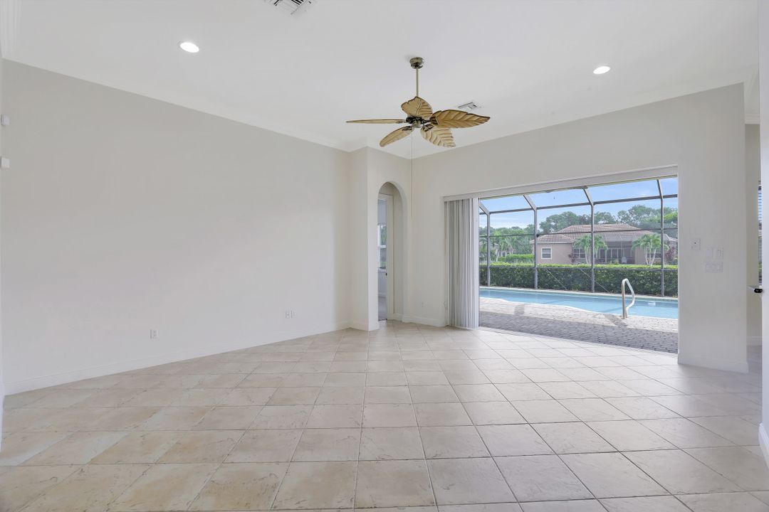 10196 Avonleigh Dr, Bonita Springs, FL 34135