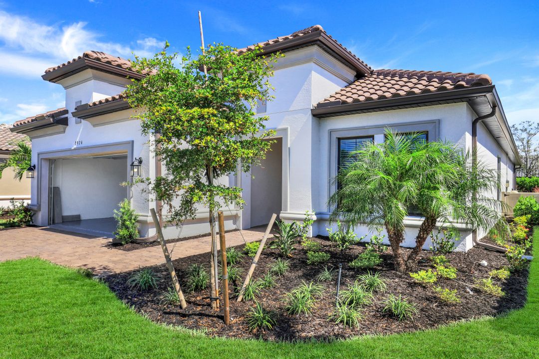 8924 Cappello Ct, Naples, FL 34119