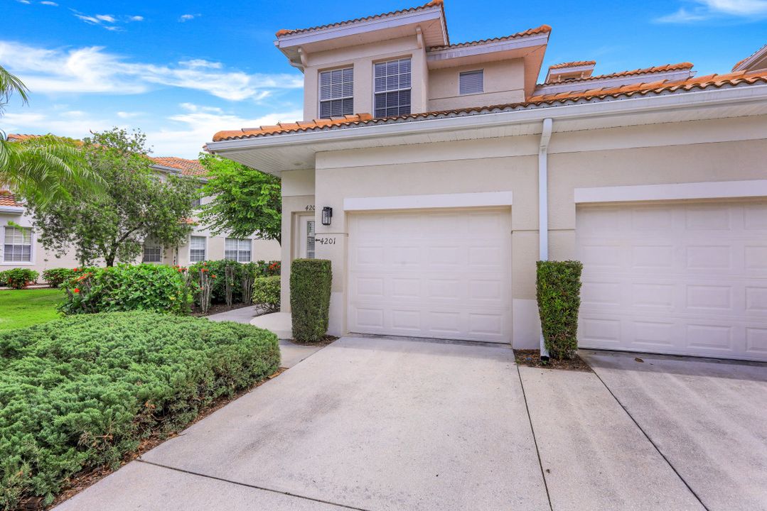 3065 Driftwood Way #4202, Naples, FL 34109