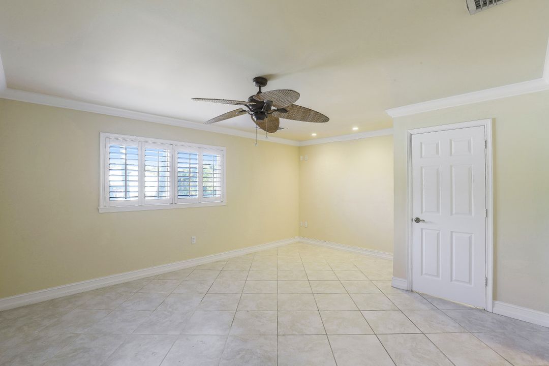 710 95th Ave N, Naples, FL 34108