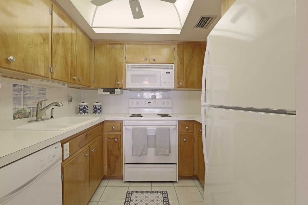 344 Harbour Dr, Naples, FL 34103