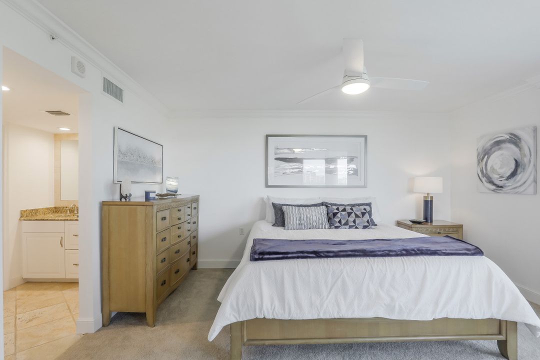 50 Seagate Dr #104, Naples, FL 34103