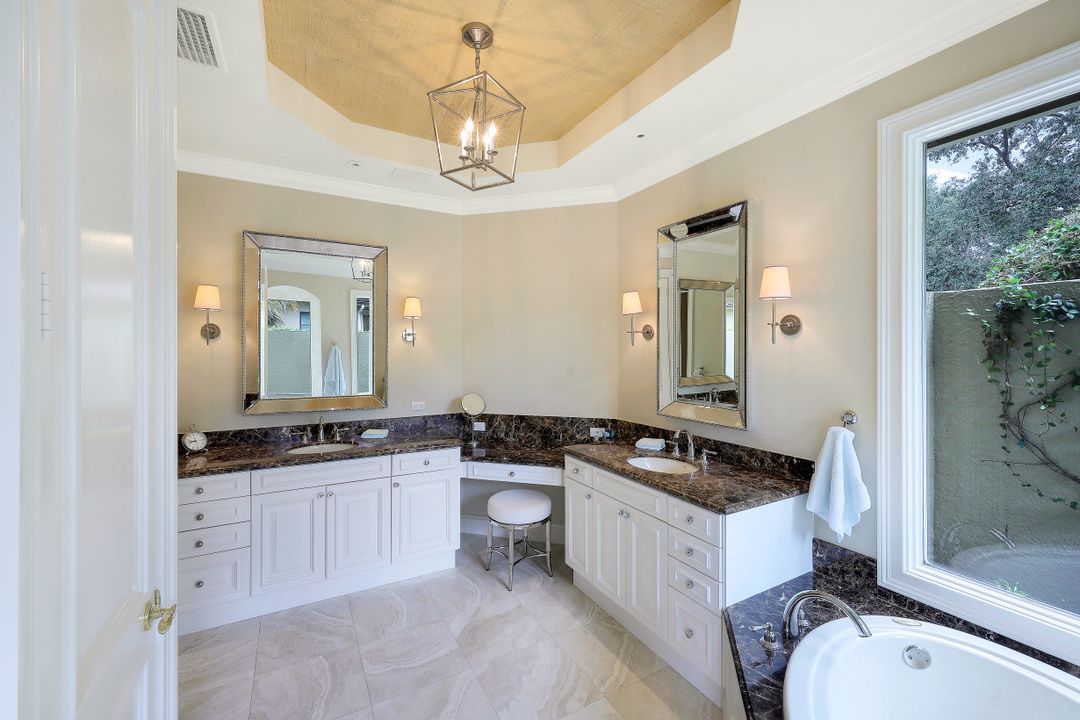 12627 Collier's Reserve Dr, Naples, FL 34110