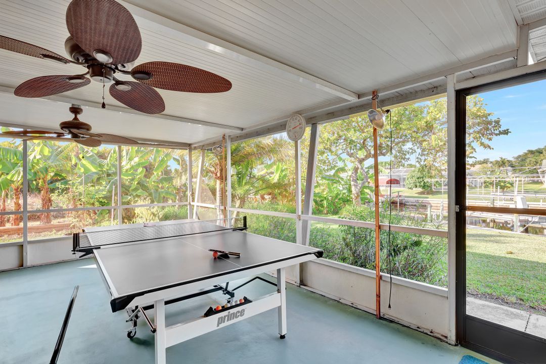 1803 SE 16th St, Cape Coral, FL 33990