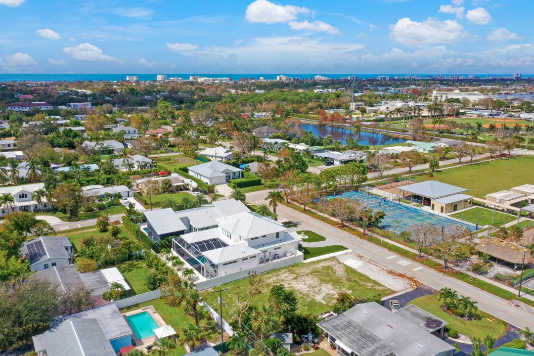 1238 14th Ave N, Naples, FL 34102