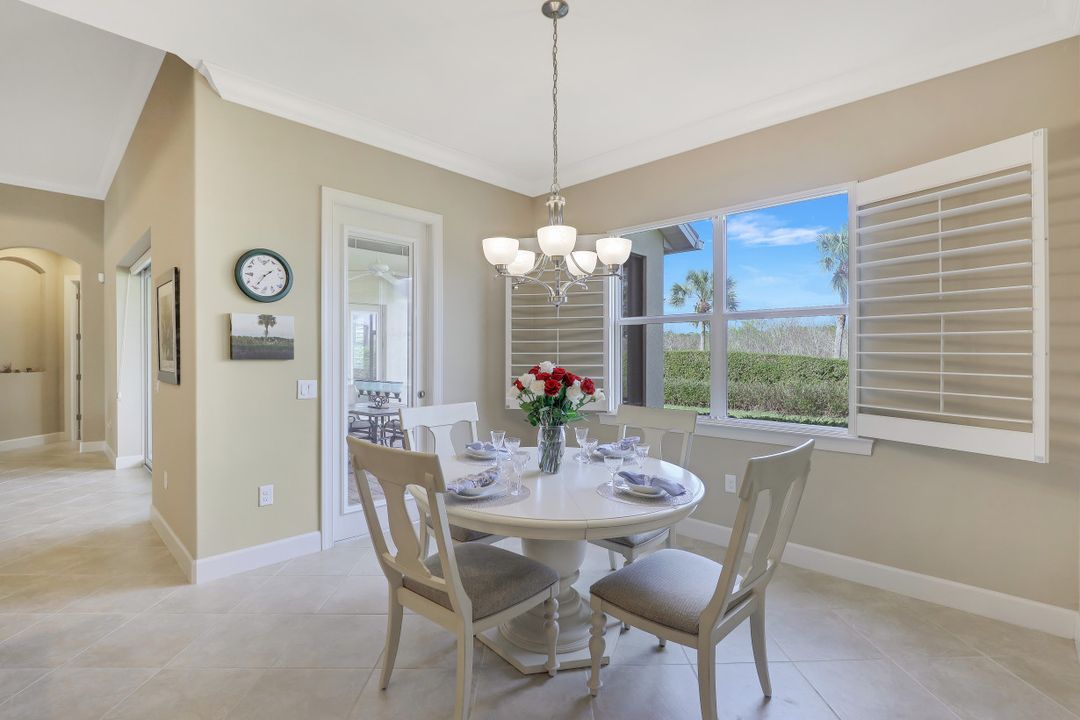 9319 Fieldstone Ln, Naples, FL 34120