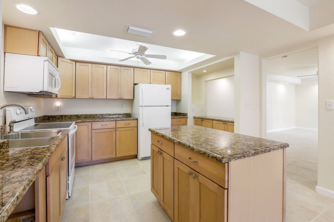 10931 Meadow Lark Cove Dr, Fort Myers, FL 33908