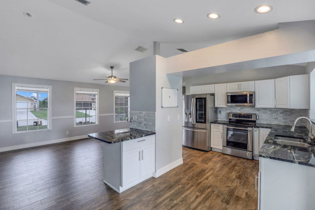 338 SW 23rd Terrace, Cape Coral, FL 33991