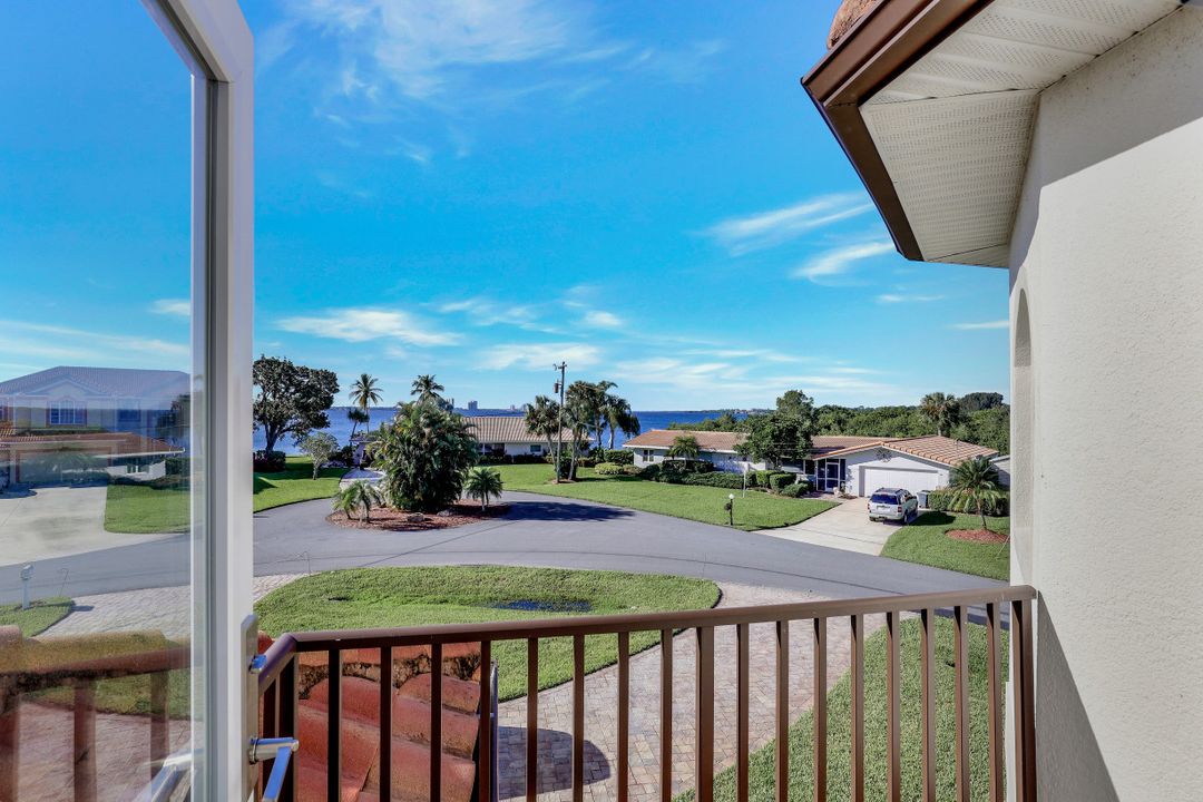 2126 Clubhouse Rd, North Fort Myers, FL 33917