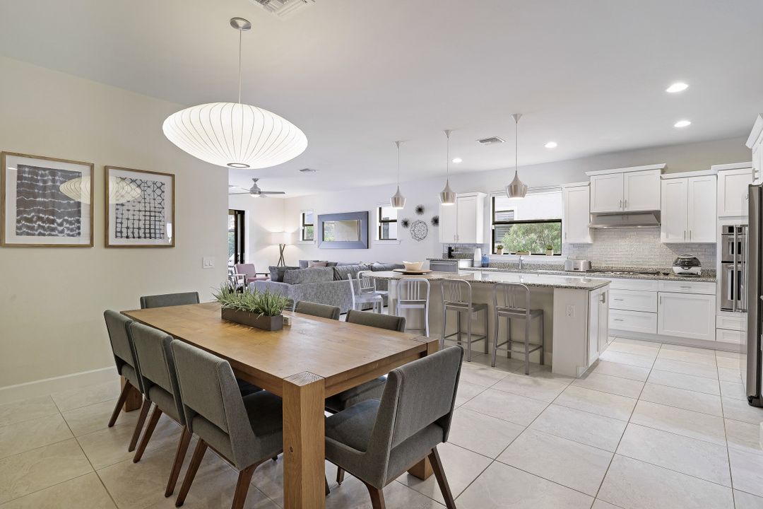 16083 Camden Lakes Cir, Naples, FL 34110