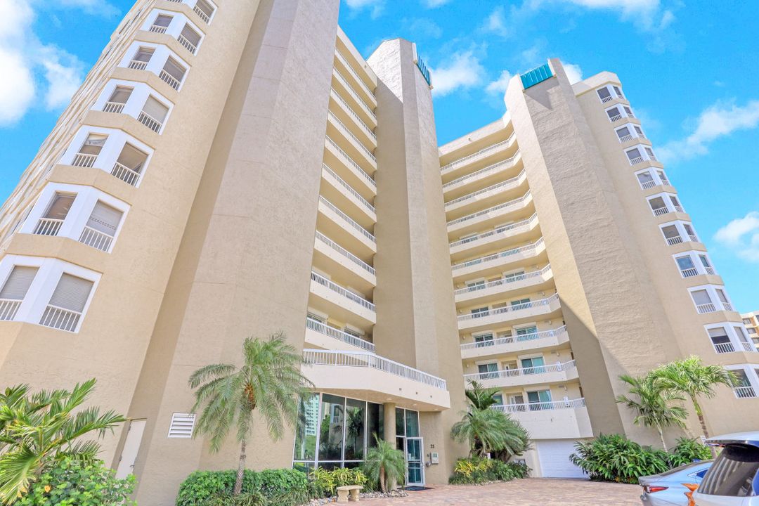 21 Bluebill Ave #905, Naples, FL 34108