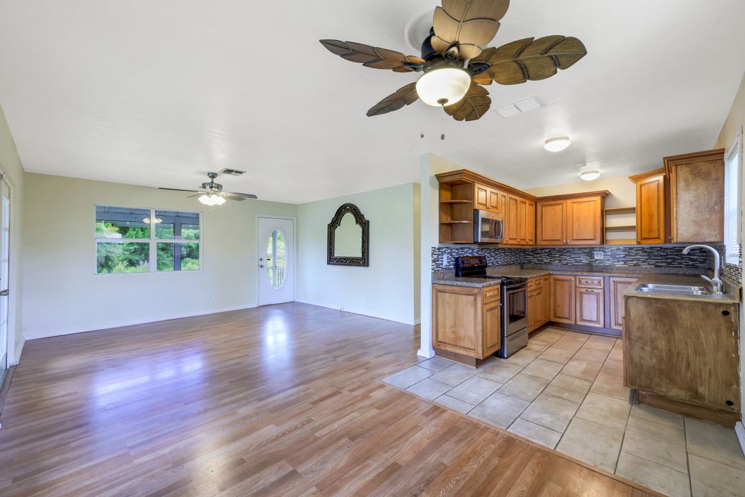 5202 Cypress Ln, Naples, FL 34113