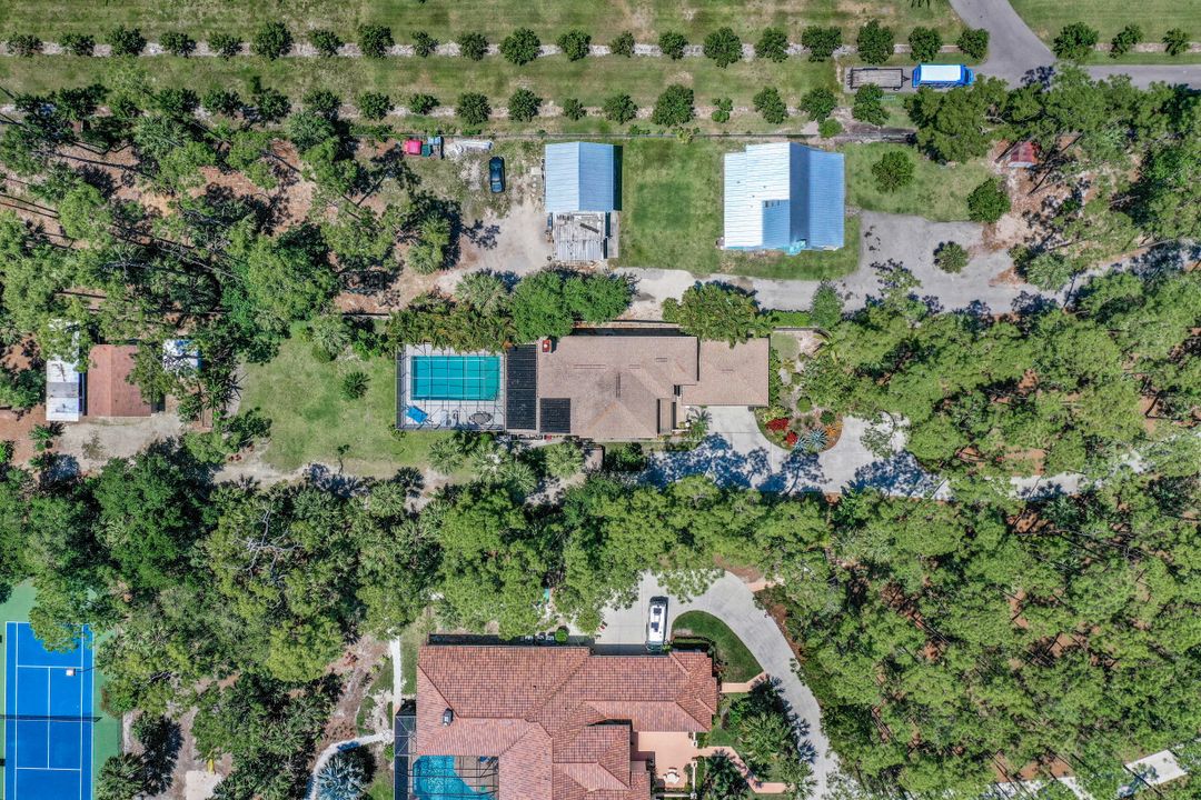 6060 Autumn Oaks Ln, Naples, FL 34119