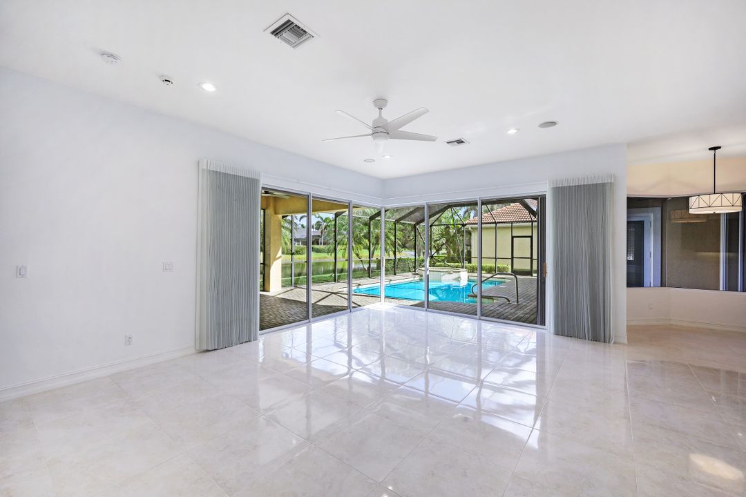 4899 Rustic Oaks Cir, Naples, FL 34105