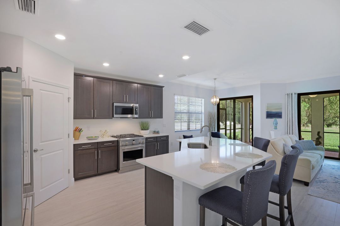 16356 Viansa Way #101, Naples, FL 34110