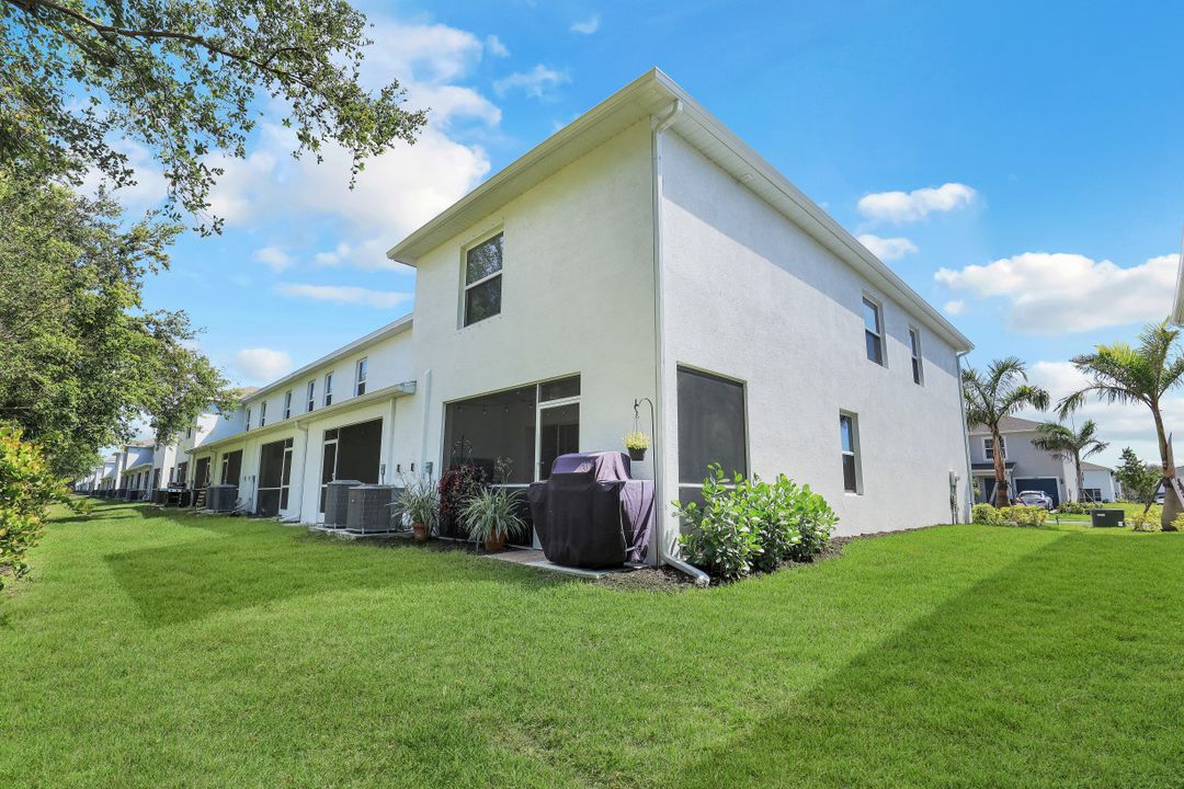 15365 Wildflower Cir, Naples, FL 34119