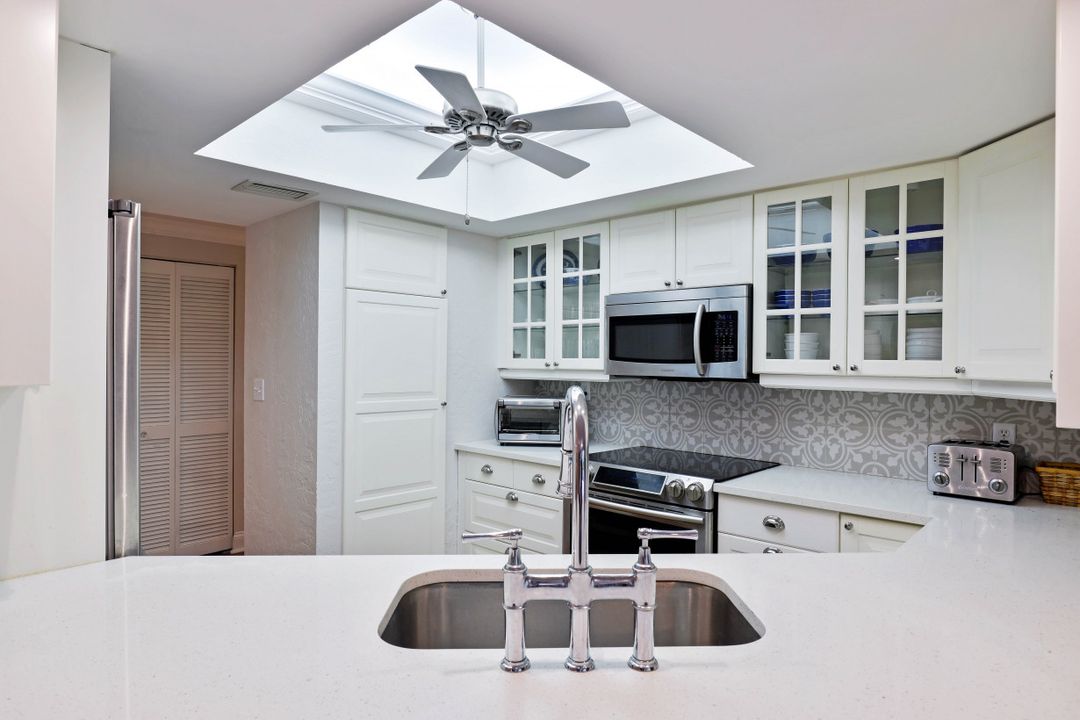 5897 Chanteclair Dr #313, Naples, FL 34108