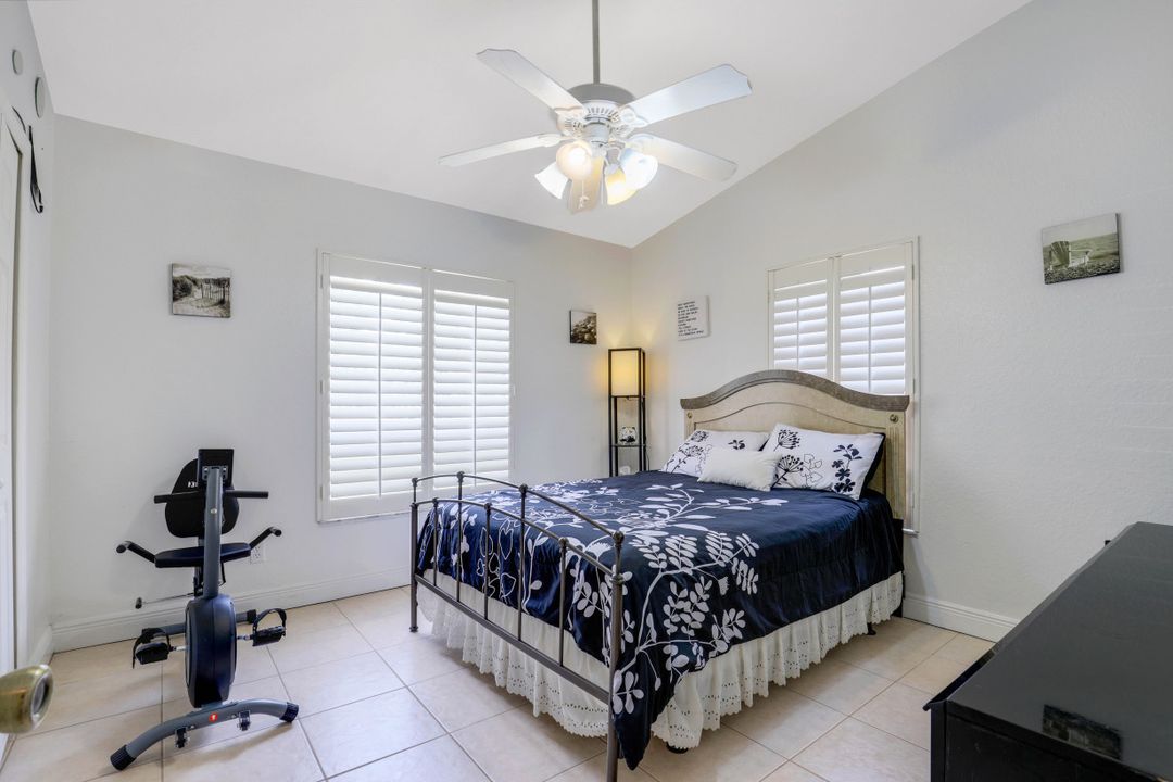 440 37th Ave NE, Naples, FL 34120