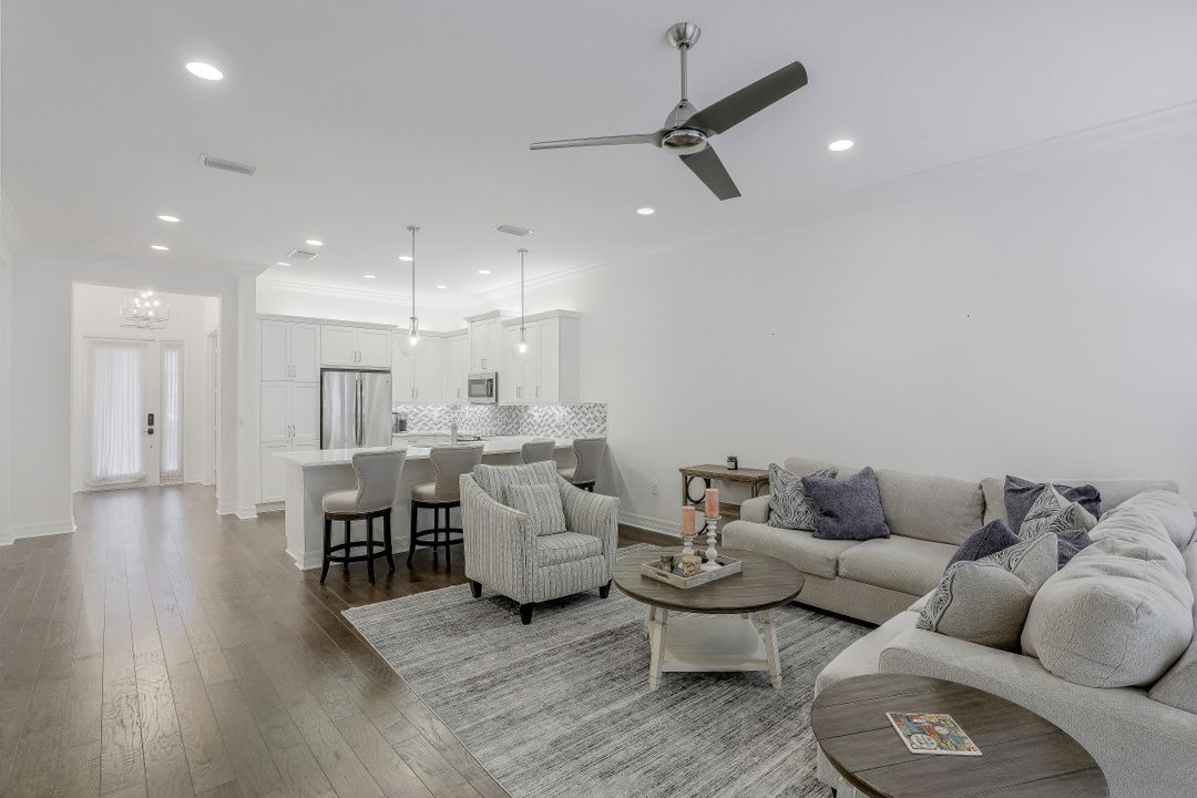 13395 Silktail Dr, Naples, FL 34109