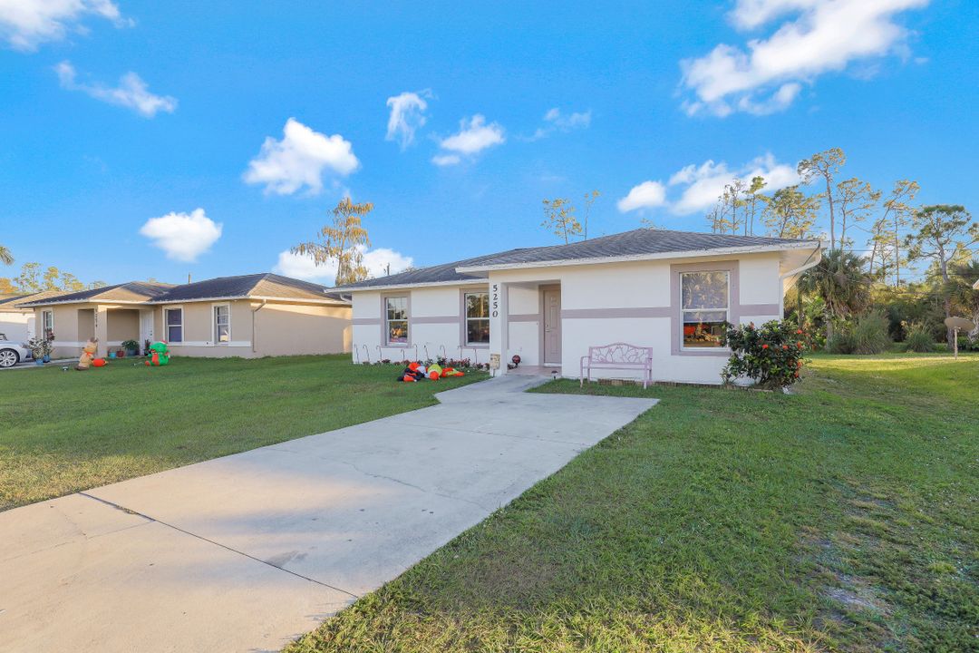 5250 Texas Ave, Naples, FL 34113