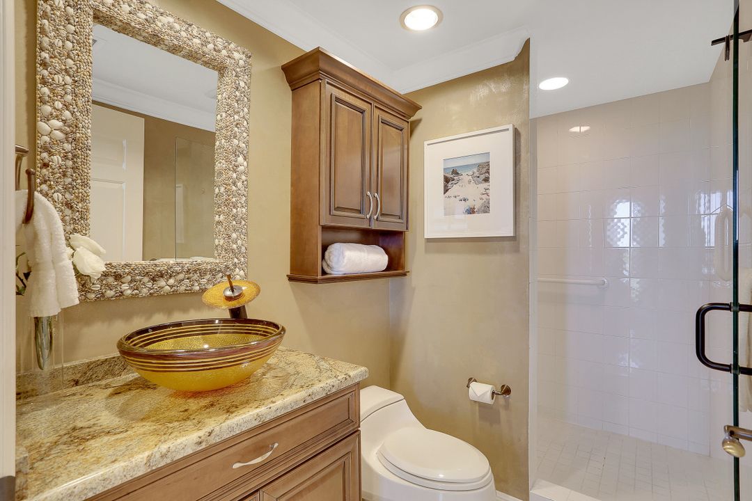 8960 Bay Colony Dr #703, Naples, FL 34108