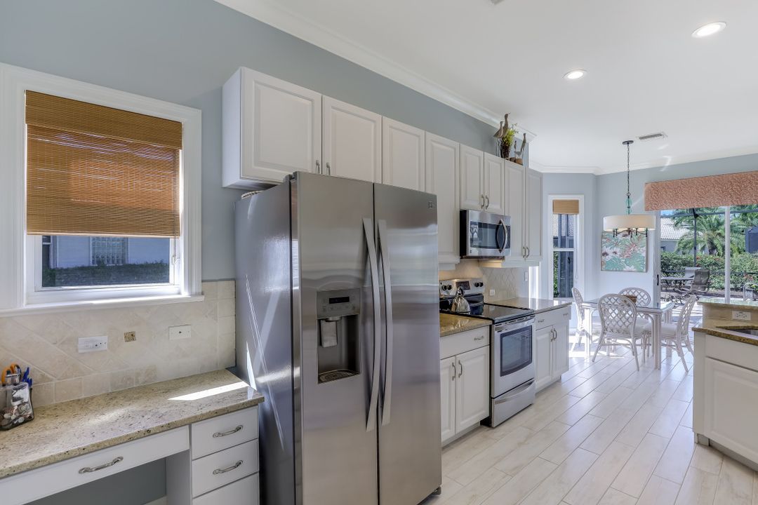 24761 Goldcrest Dr, Bonita Springs, FL 34134