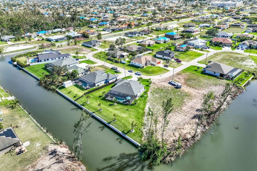 1833 SW 11th Terrace, Cape Coral, FL 33991