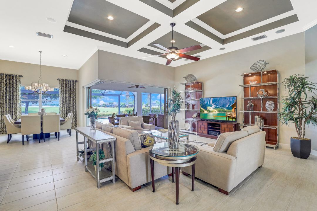 9017 Quarry Dr, Naples, FL 34120