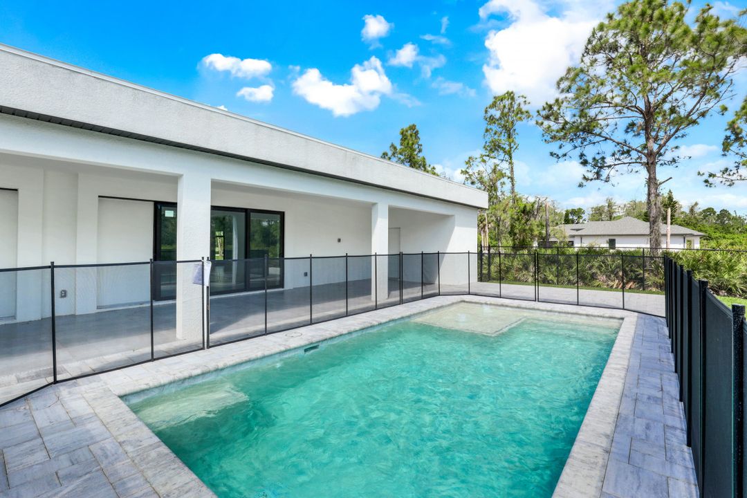 4312 18th Ave NE, Naples, FL 34120